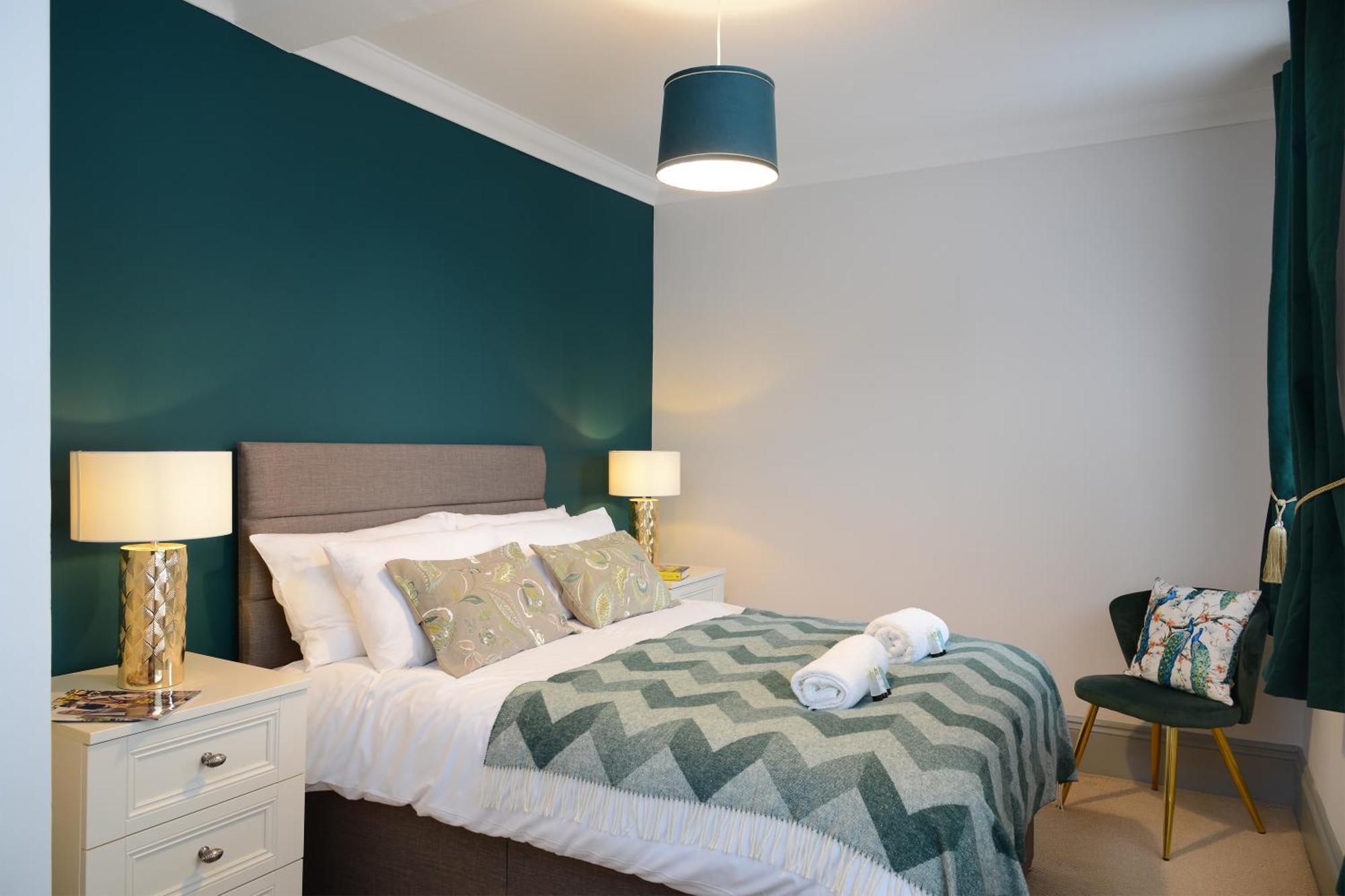 The Old Brewery Boardroom - Winchester City Centre - Unique Property - Free Parking - Sleeps 6 - By Xplus Stays Dış mekan fotoğraf